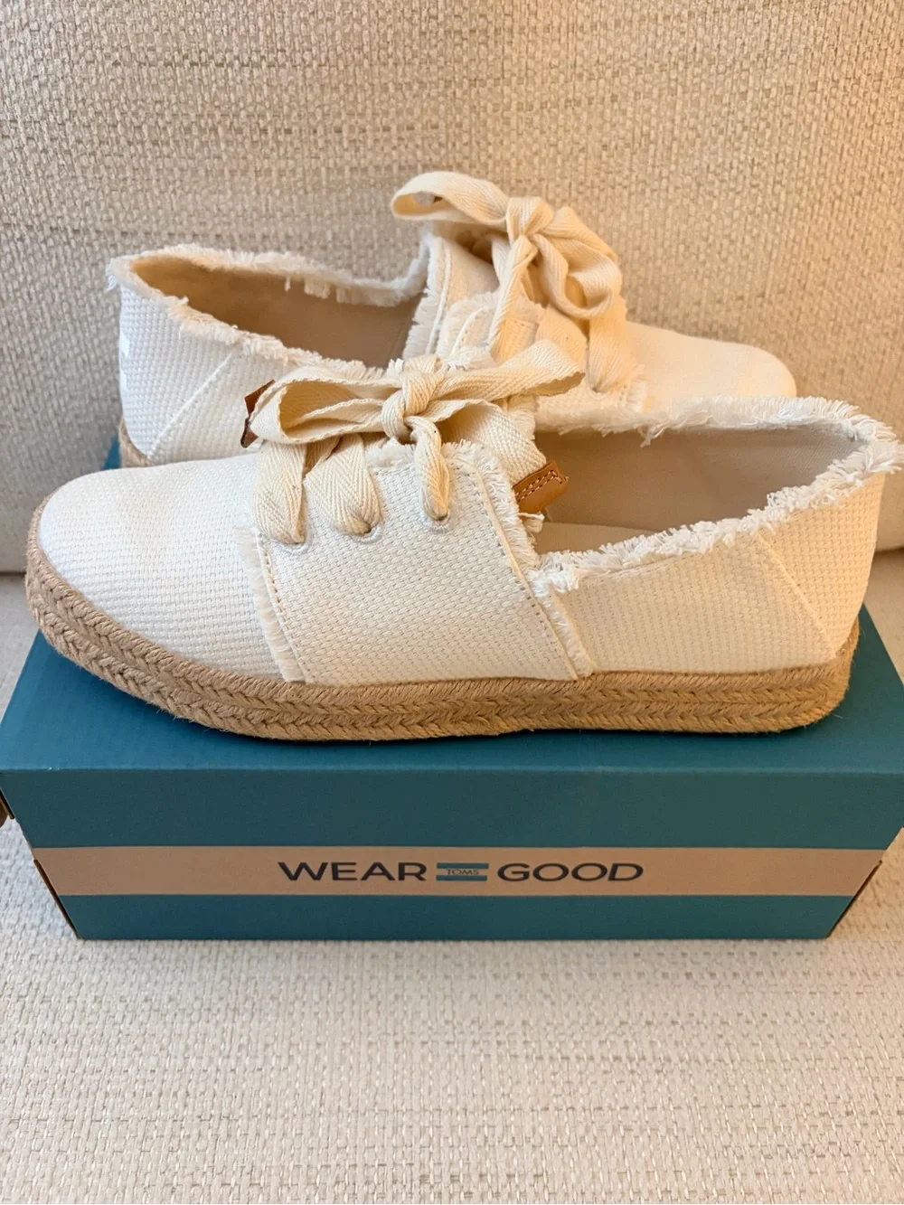 Toms lightweight cream